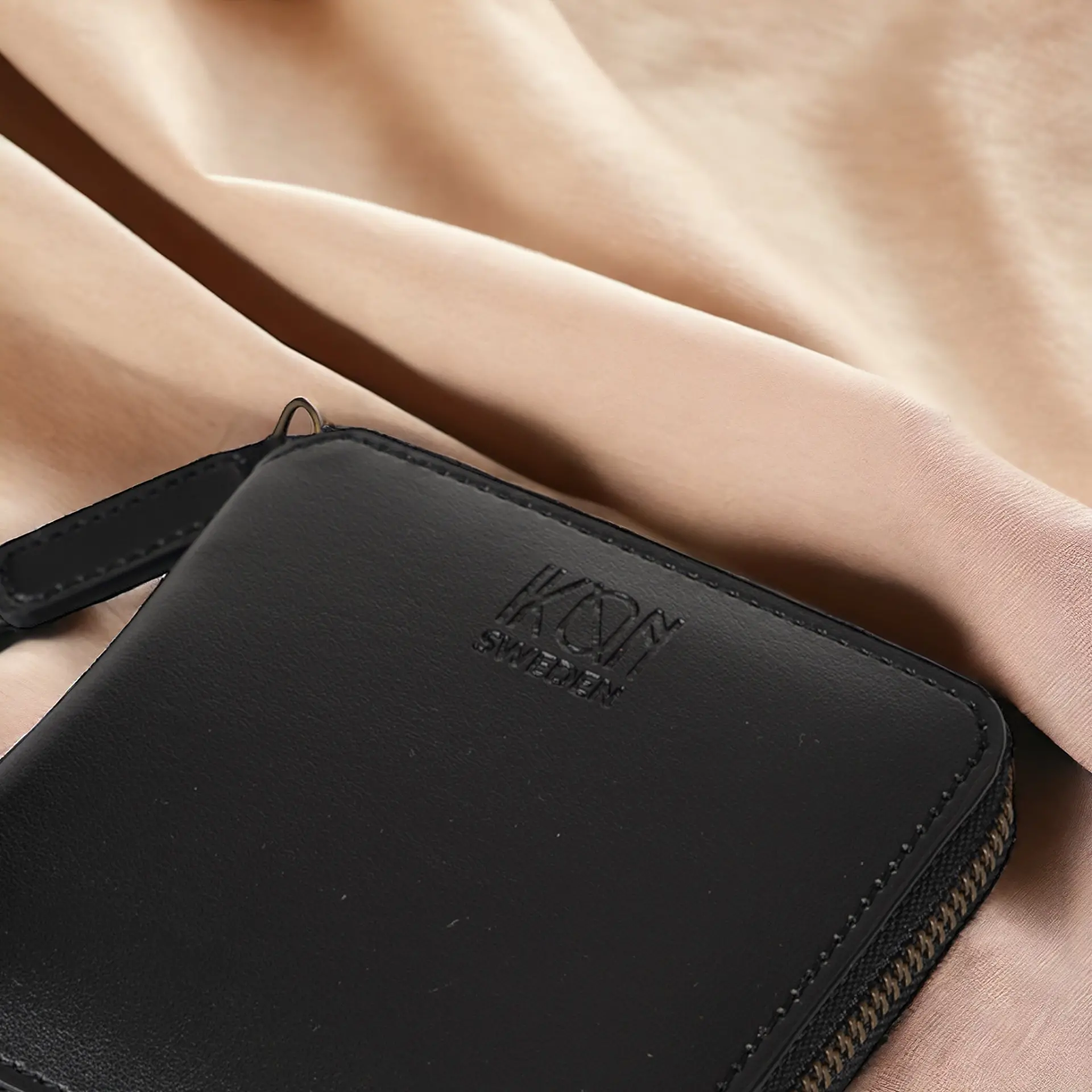 Kivik | Apple Leather Small Zip Wallet - Image 3