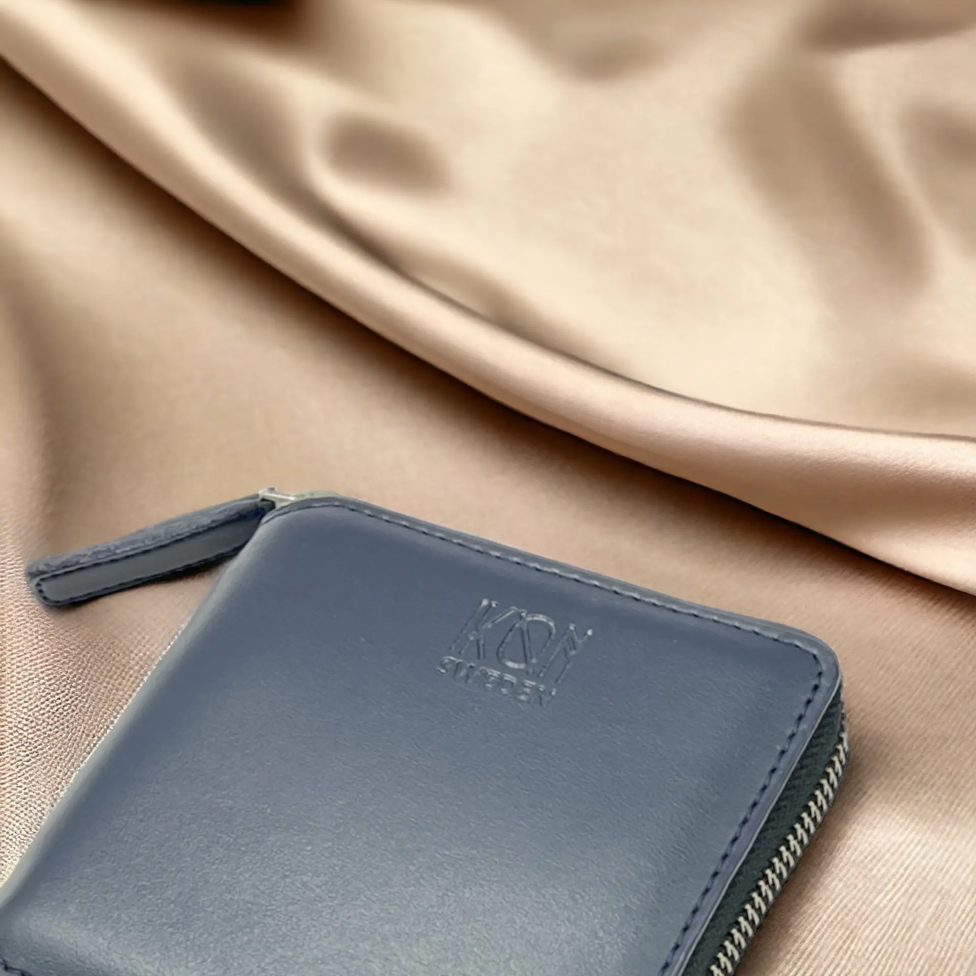 Kivik | Apple Leather Small Zip Wallet - Image 8